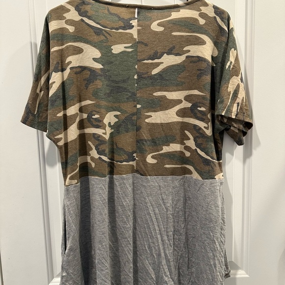 Camouflage and Gray Short Sleeve Top - Picture 2 of 2